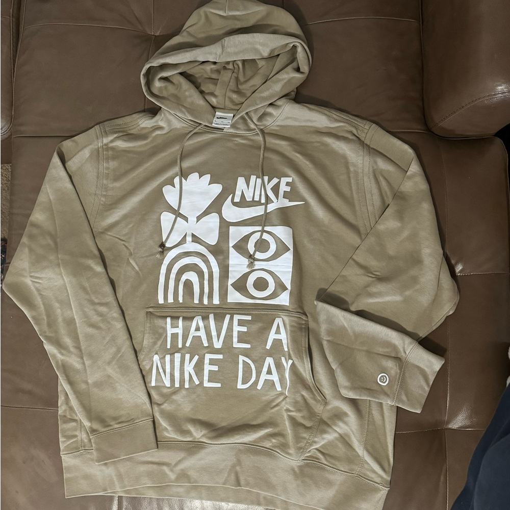 Nike Men’s pullover hoodie